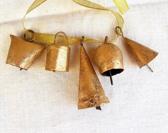 Jetec 4 Pieces Vintage Brass Cow Bells Horse Door Hanging Sheep Grazing Metal Copper Gold Silver Bells Cattle Rustic Farm Dog Camel Small Polished DIY