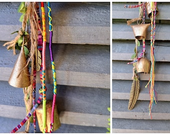 Ethnische Hippie Windspiel mit Glocken, Türgong, Wandbehang, Farbe Suncatcher, Musikalischer Türhänger, Nepal Schnur, Quasten, Sisal Hanfschnur