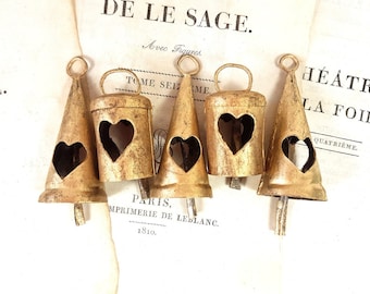 5 mixed vintage metal cow bells with heart shape, vintage rustic bronze gold look, Noah bells, Craft DIY Project, windchime love wedding