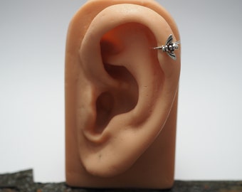 Helix Hoop Earring,Sterling silver piercing with Tiny Bee  , Cartilage hoop,Helix Hoop,Helix jewelry, tragus hoop earring