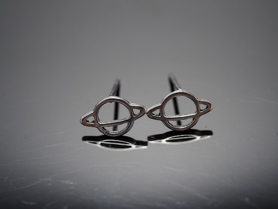 土星スタッドピアス：925スターリングシルバーのギャラクシーピアス 