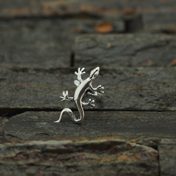 Gecko Ear Cuff ,Lizard , Animal ear cuff , Non Pierce Ear Cuff, Body Jewelry, Jewelry ear cuffs, Body Jewelry, Silver Jewelry