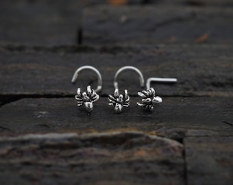 18,20 gauge Tiny Spider Nose Stud , 925 Sterling Silver spider Nose Screw,  Nose Jewelry,Nostril Jewelry, Minimalist, Insect Jewelry