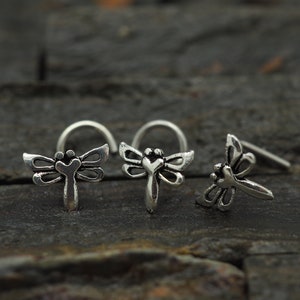 Oxiderad sterlingsilver trollslända näsa örhänge - 20 Gauge