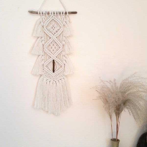 CORY Small Macramé Wall Hanging Long Macramé Narrow Macramé Fluffy Wall Hanging Cabin Style Macramé Mural Makramee Wandbehang Wandteppich