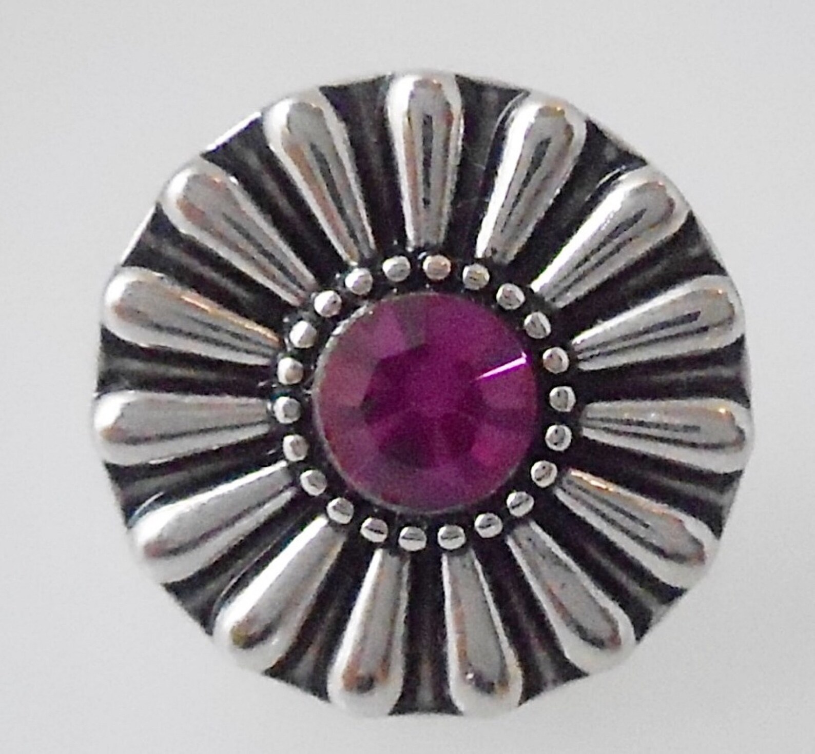 Snap Button Jewelry, Fuchsia Daisy Snap Charm,fits on Ginger Snaps