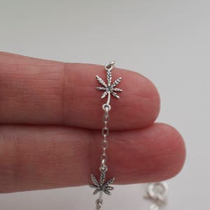 Sterling Silver Cannabis Leaf Charm Bracelet – Marijuana Jewelry immagine 3