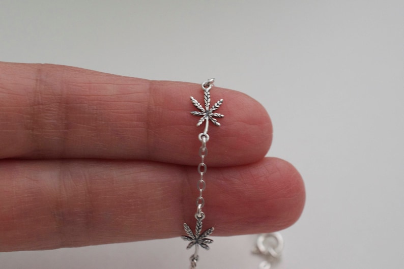 Sterling Silver Cannabis Leaf Charm Bracelet – Marijuana Jewelry immagine 3