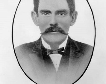 Doc Holliday - 8-Trading Cards Set - Photos and Art of the Famous Gunfighter