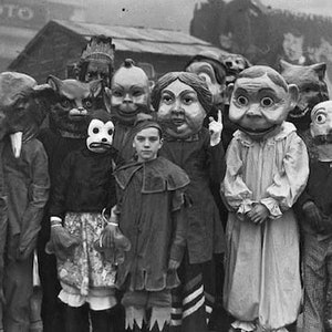 Creepy Vintage Photos - 16 Trading Cards Set - Classic Weird Photography - Halloween and Creepy Costumes Photo image 1