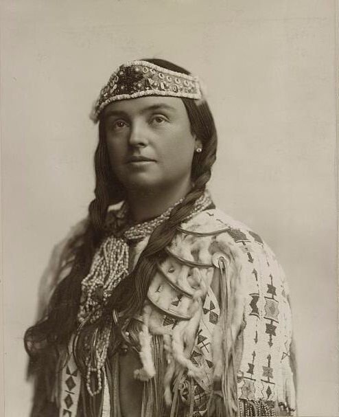 クラシック写真に写るネイティブアメリカンの女性たち - クラシック 