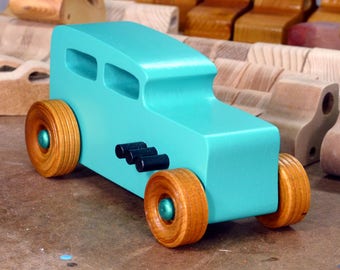 Wooden Toy Car: Hot Rod 1932 Sedan, Green