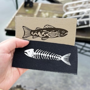 Lot de 2 écussons en toile squelette de poisson