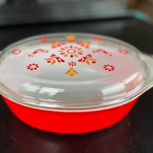Pyrex 045 Orange/Red Friendship 2 1/2 Qt. Covered Casserole w/Lid