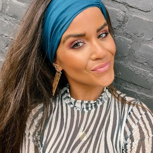 Solid Turquoise Stretchy Wrap