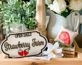 Enseigne de style vintage ferme aux fraises / décor de plateau à plusieurs niveaux / décor de fraises / Enseigne de fraises / décor de ferme / décor d'été / décor de plateau