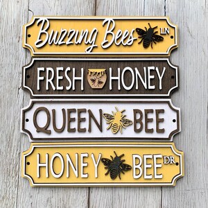 Bee Tiered Tray Sign: Farmhouse Spring Decor