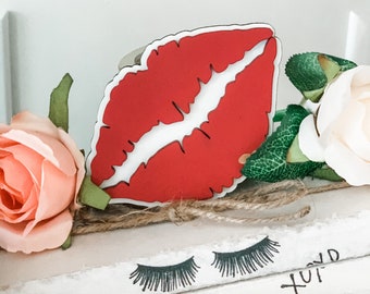 2 pair of lips /Valentines decor /Valentines day sign / tiered tray decor / lips / Valentine sign / farmhouse decor / Tray decor / Tray sign