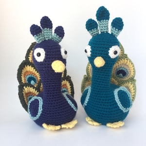 Crochet amigurumi pattern: Peacock
