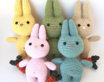 Amigurumi crochet pattern: Easter Bunny with carrot