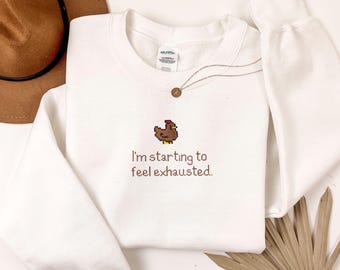 Geborduurd Stardew Valley Chicken-sweater met ronde hals: gamerkleding