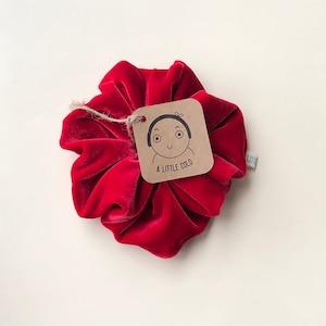 scrunchies , Christmas Scrunchies,poppy red scrunchies, Red velvet scrunchies , Christmas, gift for her,Red scrunchies