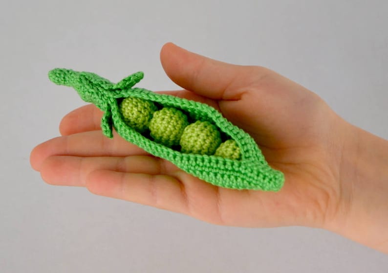 educationtoys teether teeth eco-friendly 1 Pcs crocheted vegetables Crochet peas Baby toys play food kitchen decoration