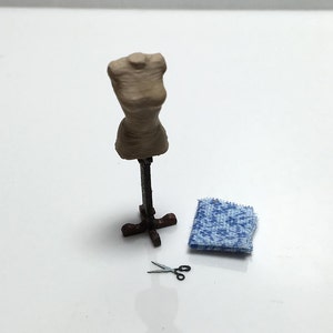 Quarter Inch Scale 1:48 Dress Form Kit Dollhouse Miniature Sewing