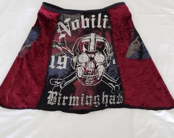 Upcycled Samt Rock, Steampunk Schädel, T-Shirt Boho Kleidung