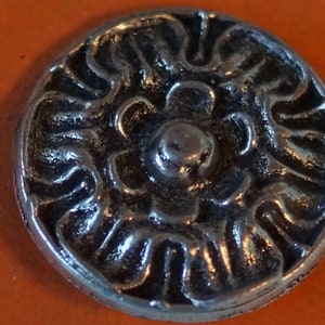 Flower pewter buttons