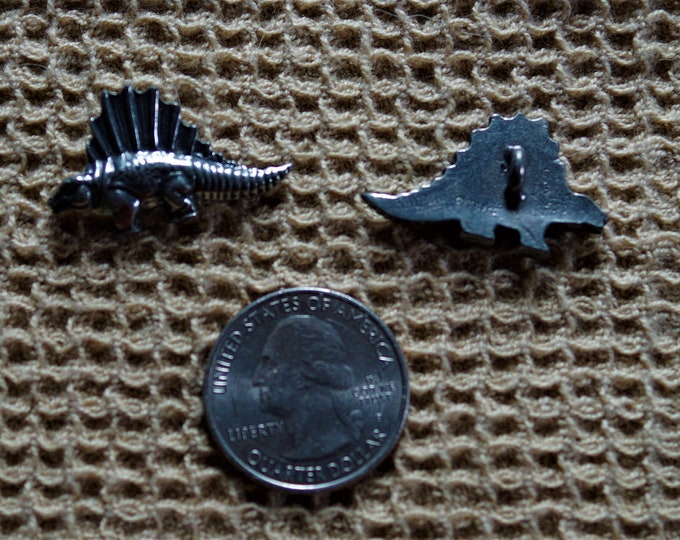 Dimetrondon Danforth pewter vintage buttons rare find