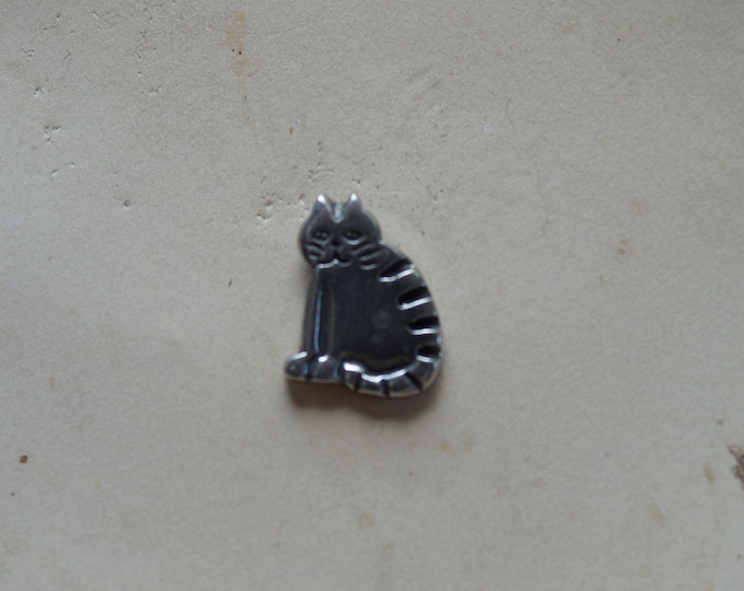 scatter pins from Danforth various animals pewter vintage supply made in the USA