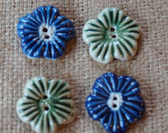 Ceramic Button:  Blue or Green flower