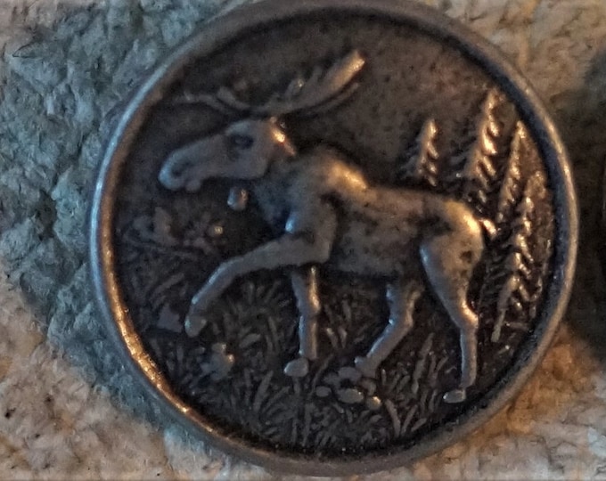 Moose pewter button