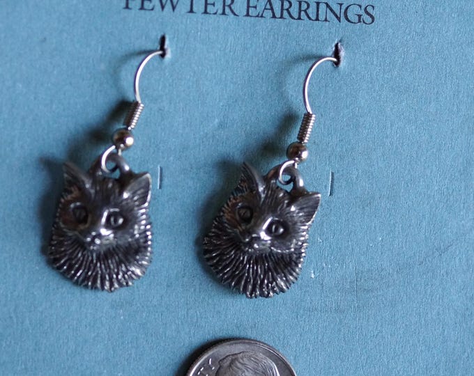 Ragamuffin cat Danforth vintage pewter earrings made in the USA