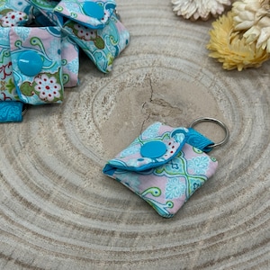Llavero mini bolso con chip para carrito de compra práctico mini monedero azul con adornos