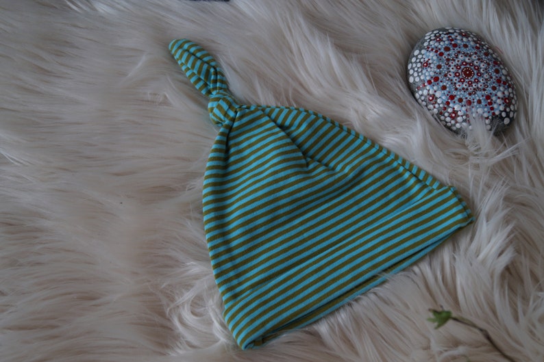 Knot hat