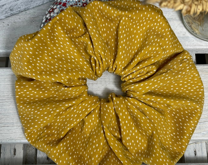 Scrunchie / hair tie mustard with dots