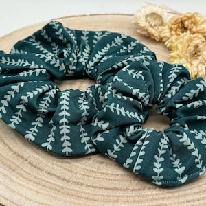 Jersey Scrunchie Haarelastiek Bloemen Rondel op Groen-Blauw