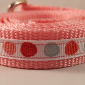 Lichtroze 5 voet middelgrote hondenriem met veelkleurige rozen, roze riem, aangepaste hondenriemen, geschenken hondenliefhebbers, thuis, dierbenodigdheden, riemen voor huisdieren