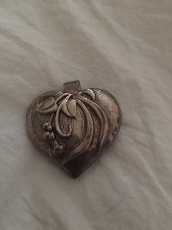 Vintage Puffed Heart floral Design Sterling