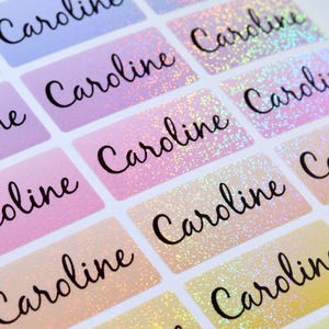 Glitter regenboog waterdichte naamstickers voor kinderen en kinderopvang Etiketten - Schoolbenodigdheden Vaatwasmachinebestendig Aangepast Gepersonaliseerd naamlabel Hanprinting