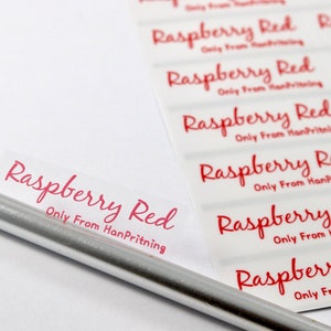 ROTE TINTE auf durchsichtigen, wasserdichten Namensaufklebern für Business School & Kita-Etiketten - personalisierte kundenspezifische Etiketten - Schuletiketten Hanprinting