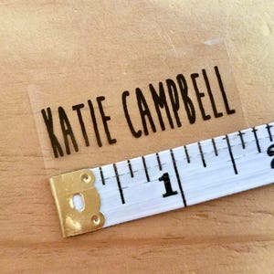 30 Adesivos de Nome à Prova D&#39;água: Etiquetas Escolares e Comerciais Personalizadas