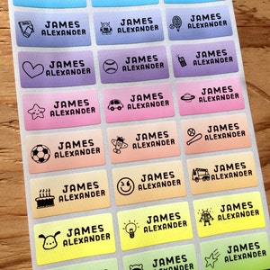 Wasserdichte Kinderetiketten mit Regenbogenfarbverlauf mit Jungen-Icon-Designs für die Schule Kindertagesstätte & Kinder- Spülmaschinenfester Namensaufkleber Hanprinting
