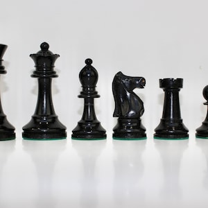 Staunton Boxwood & Ebonised Large Chess Set in Original Box, King 10.5 cm ( 4.25&quot; inches)
