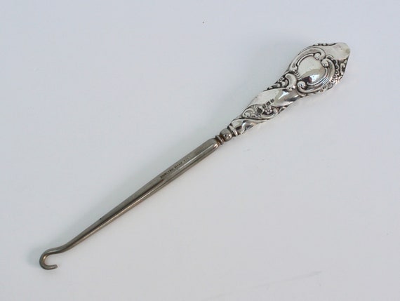 1911 Silver Repousse Button Hook, Maker William James Myatt & Co, 