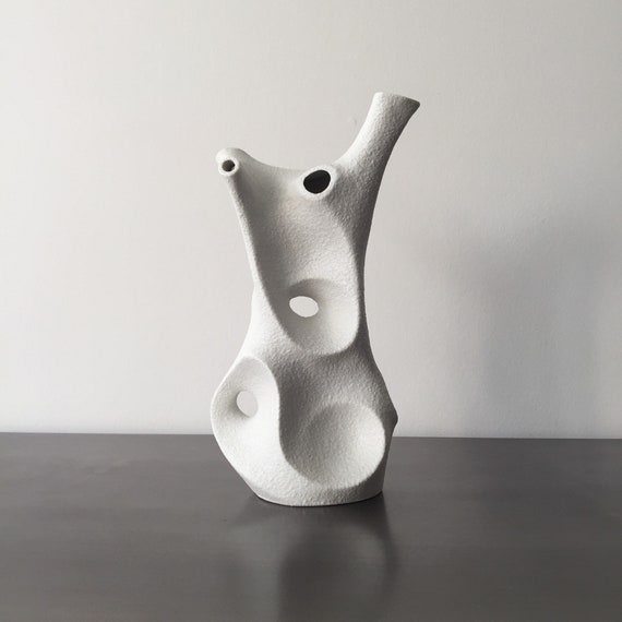 Vintage Sgrafo Modern 2020 Vase | Peter Müller | Korallenform Coral | Biomorphic Design | German White Porcelain