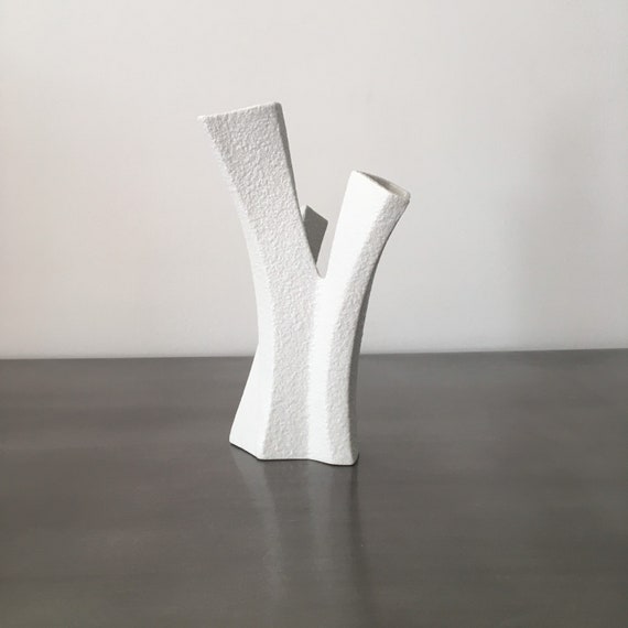 Vintage Sgrafo Modern 2018 Vase // Peter Müller // Korallenform Coral // Biomorphic Design // West German White Porcelain