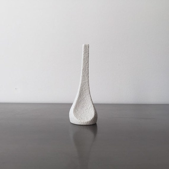 Vintage Sgrafo Modern 2033 Vase // Peter Müller // Korallenform Coral // Biomorphic Design // West German White Porcelain
